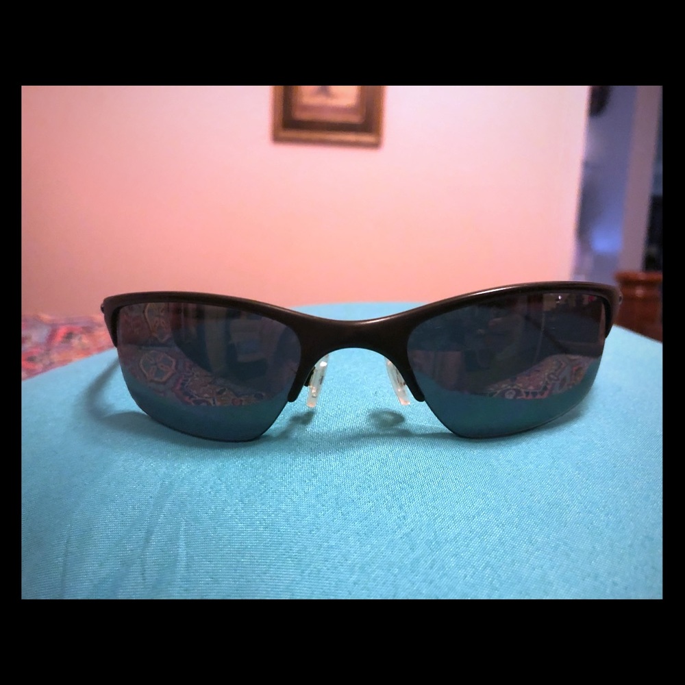 Authentic Ladies Oakley sunglasses